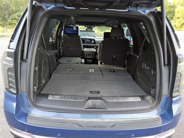 Used 2025 Chevrolet Tahoe Premier AWD/4WD image 6