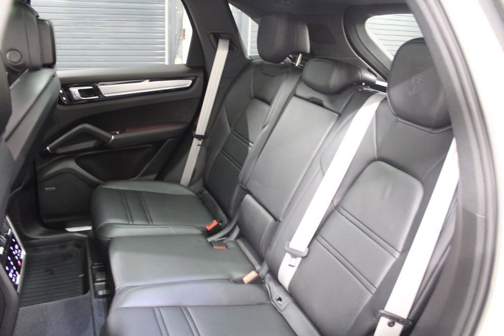 Certified 2023 Porsche Cayenne S Platinum image 33