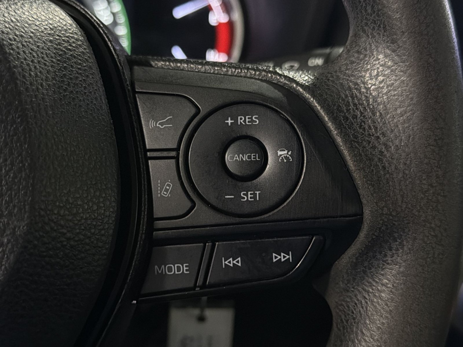 Used 2023 Toyota RAV4 LE AWD/4WD image 28
