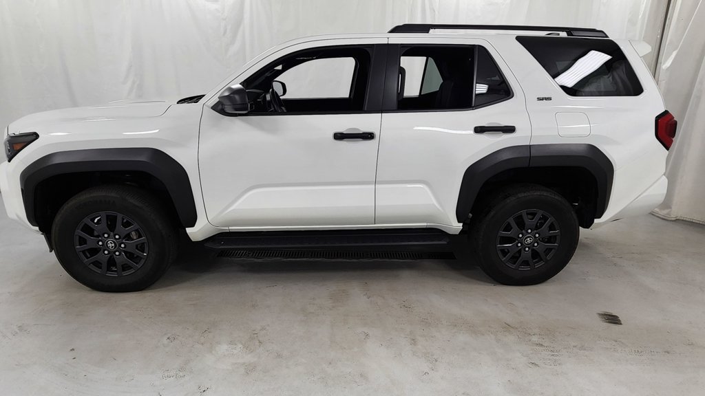 Used 2025 Toyota 4Runner SR5 AWD/4WD image 6