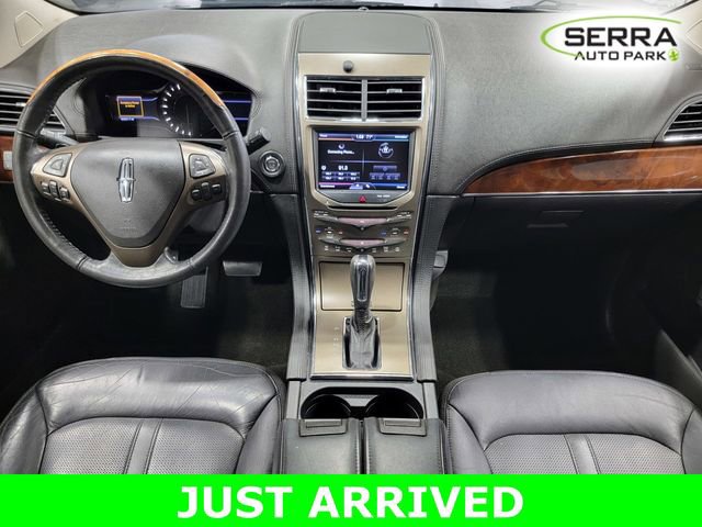 Used 2013 Lincoln MKX AWD w/ Wood Pkg image 18