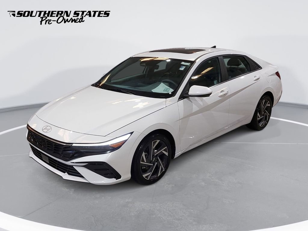 Certified 2025 Hyundai Elantra SEL image 1