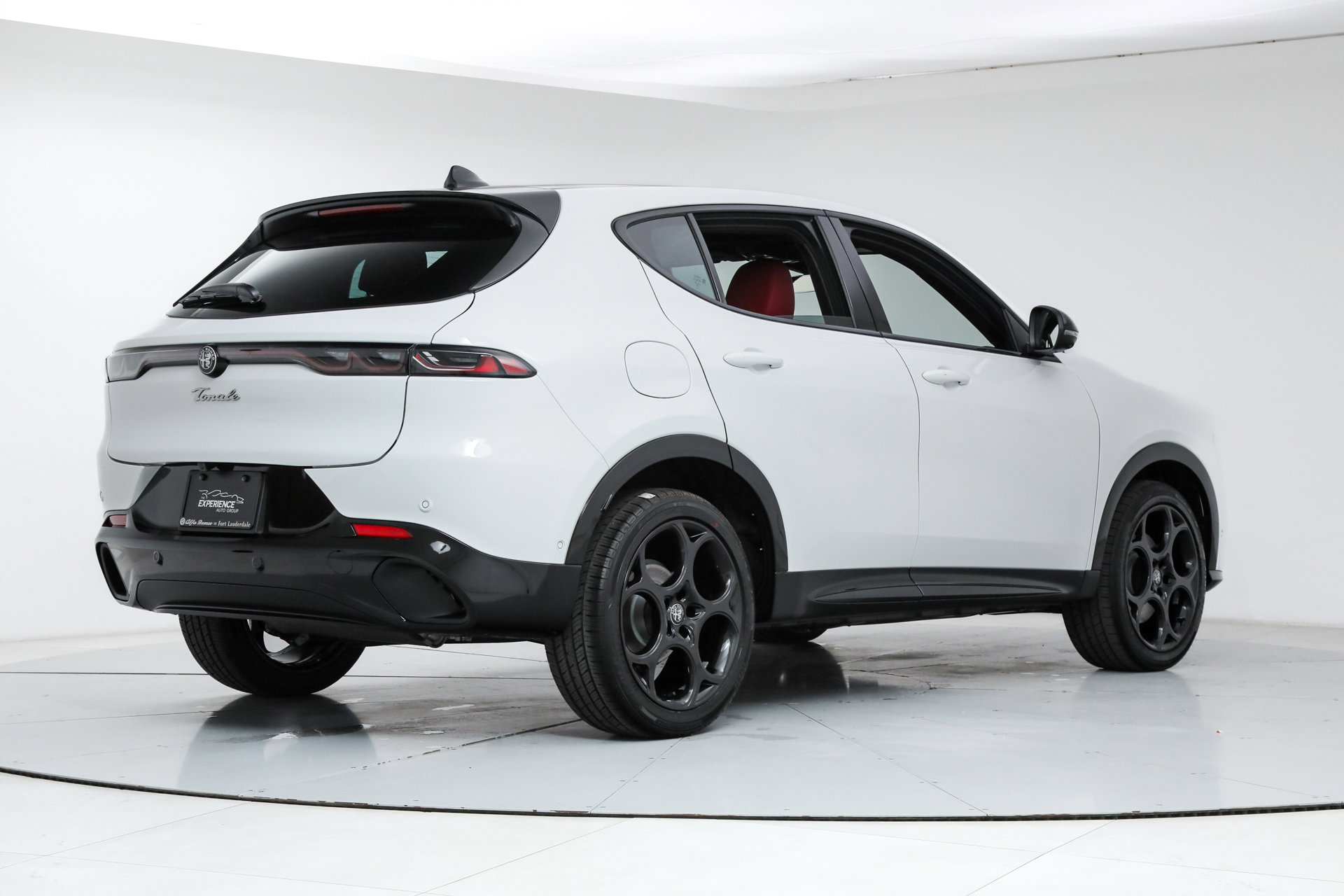 New 2026 Alfa Romeo Tonale Sprint w/ Red Premium Package image 5
