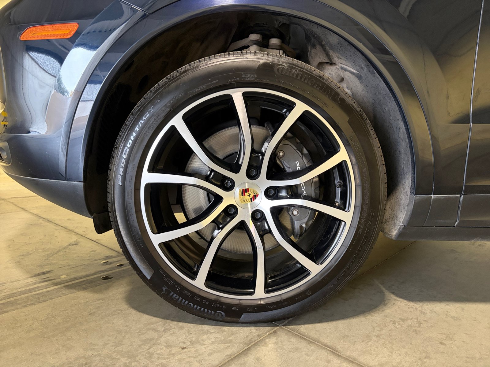 Certified 2023 Porsche Cayenne AWD/4WD image 18