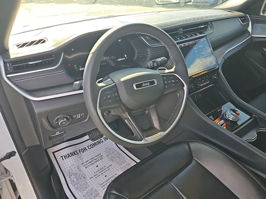 Used 2024 Jeep Grand Cherokee L Limited w/ Luxury Tech Group II AWD/4WD image 15