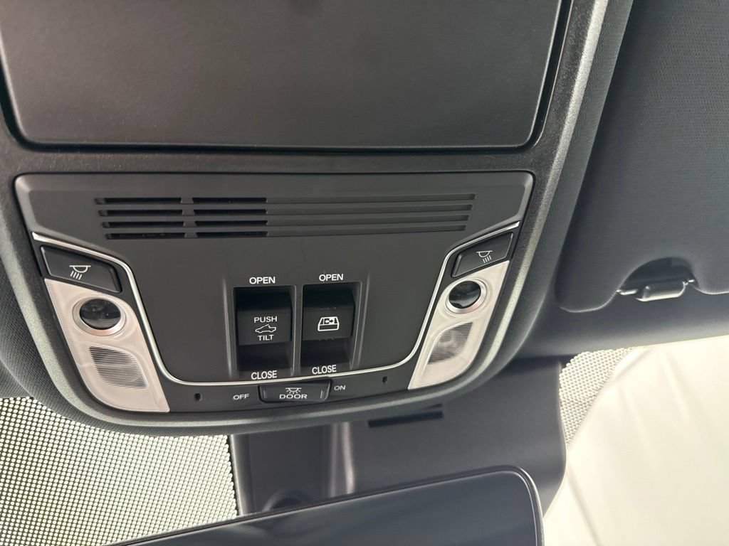 Used 2025 Honda Ridgeline Black Edition image 21