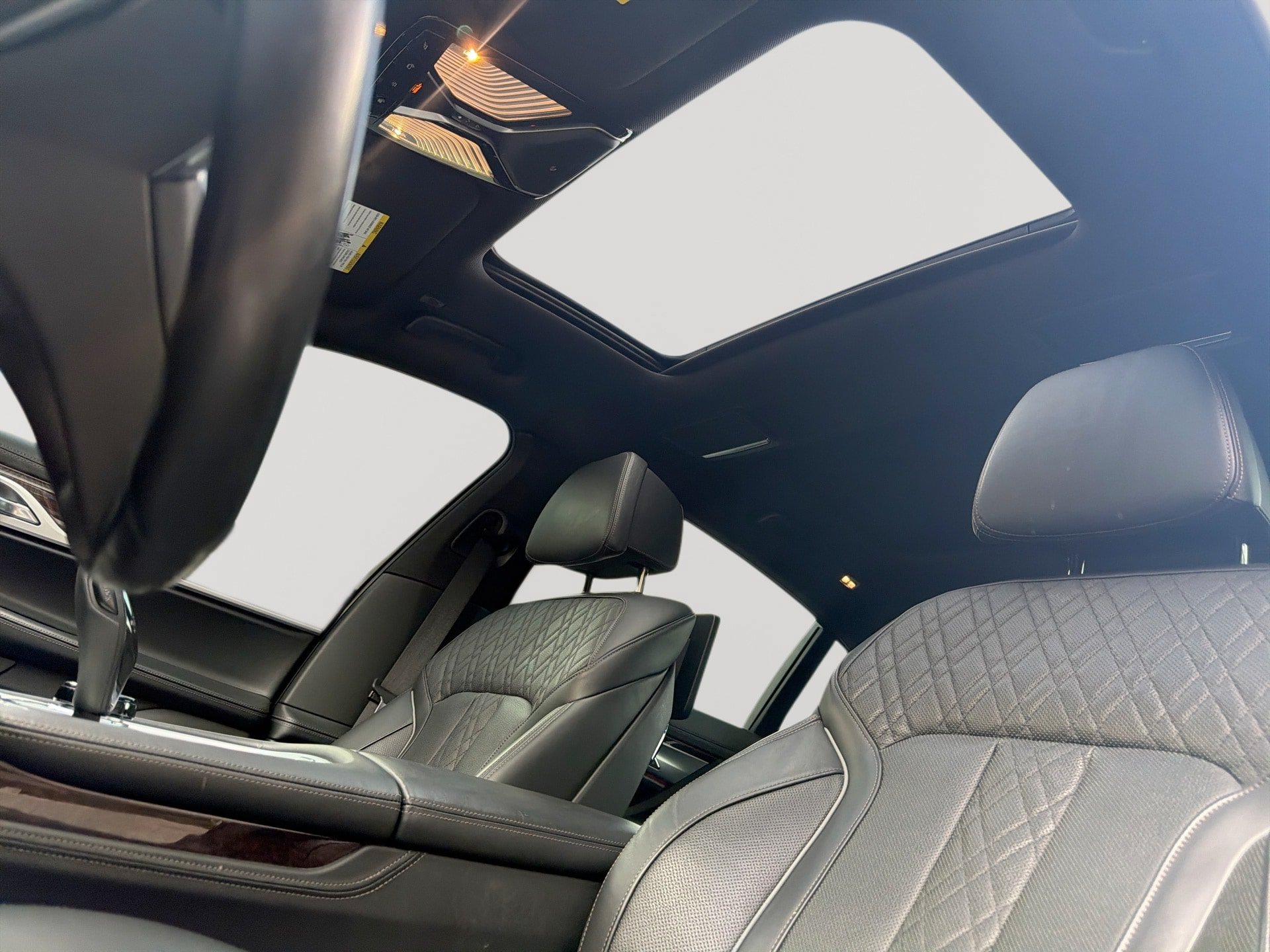 Used 2019 BMW 750i RWD image 16