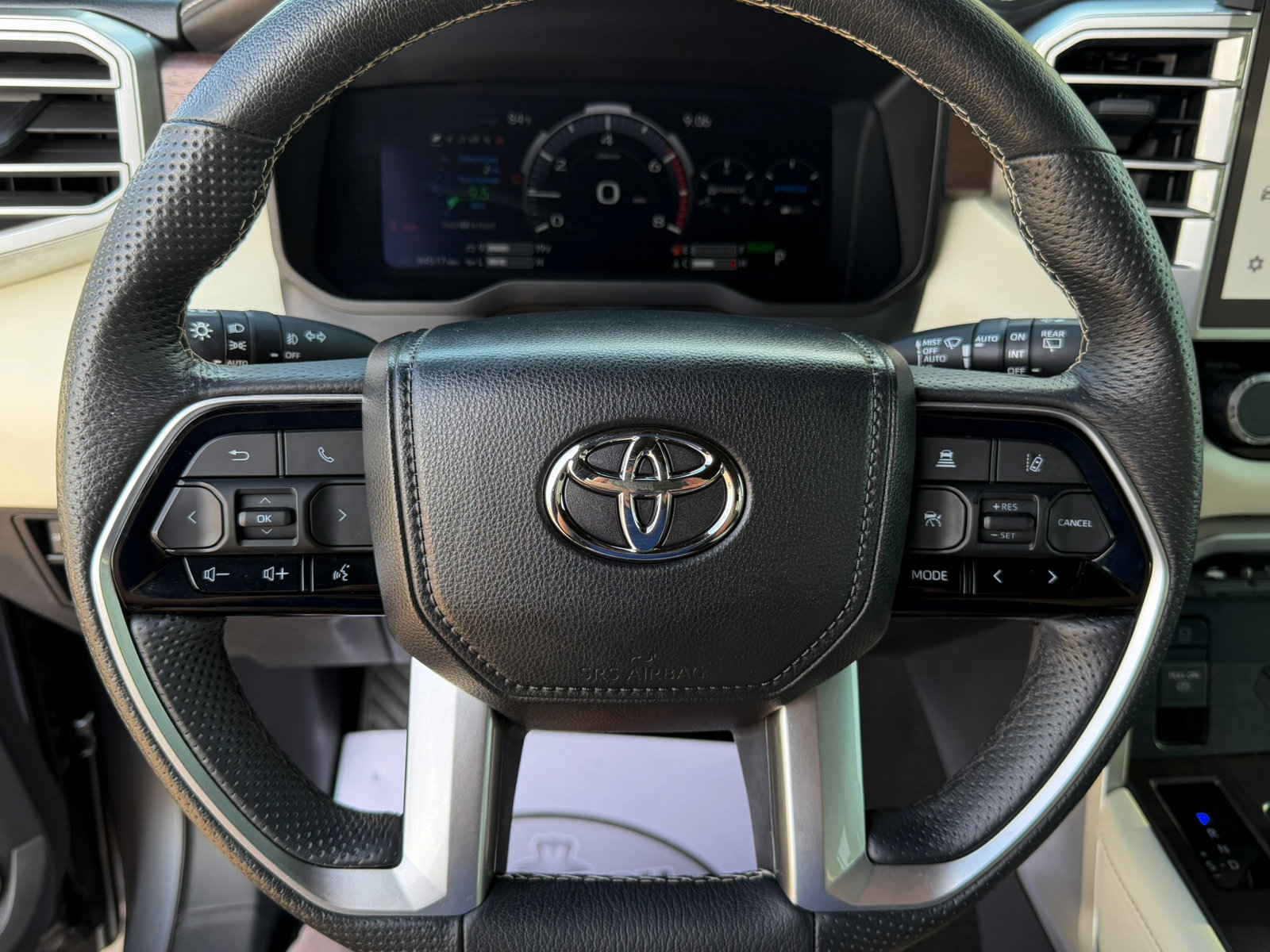 Used 2023 Toyota Sequoia Capstone AWD/4WD image 22