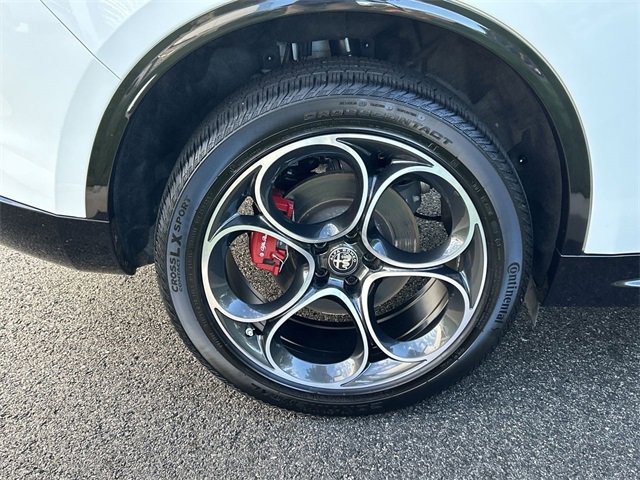 Used 2024 Alfa Romeo Stelvio Veloce image 11