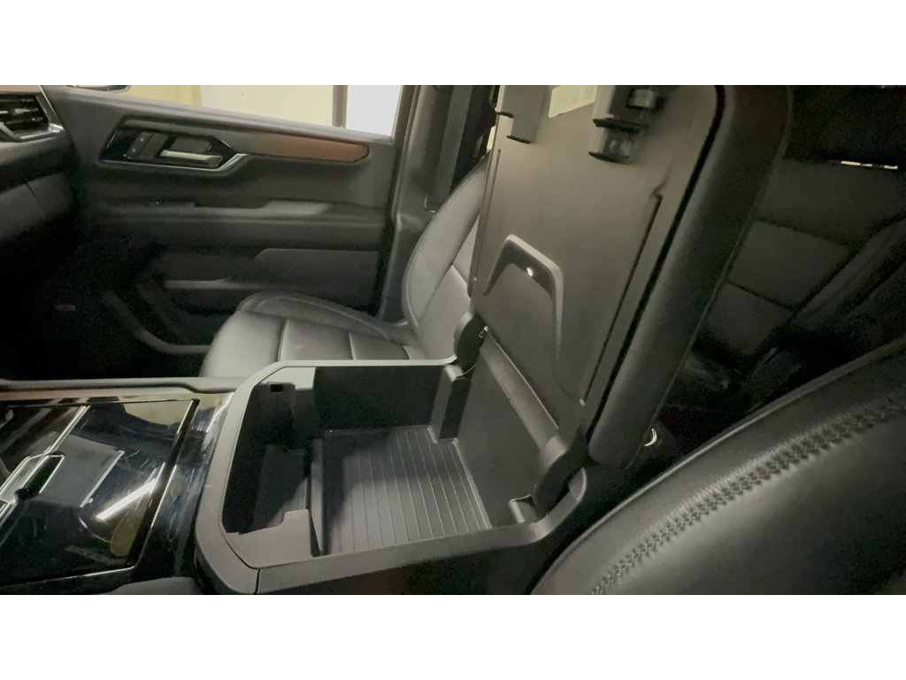 Used 2025 GMC Yukon Denali AWD/4WD image 42