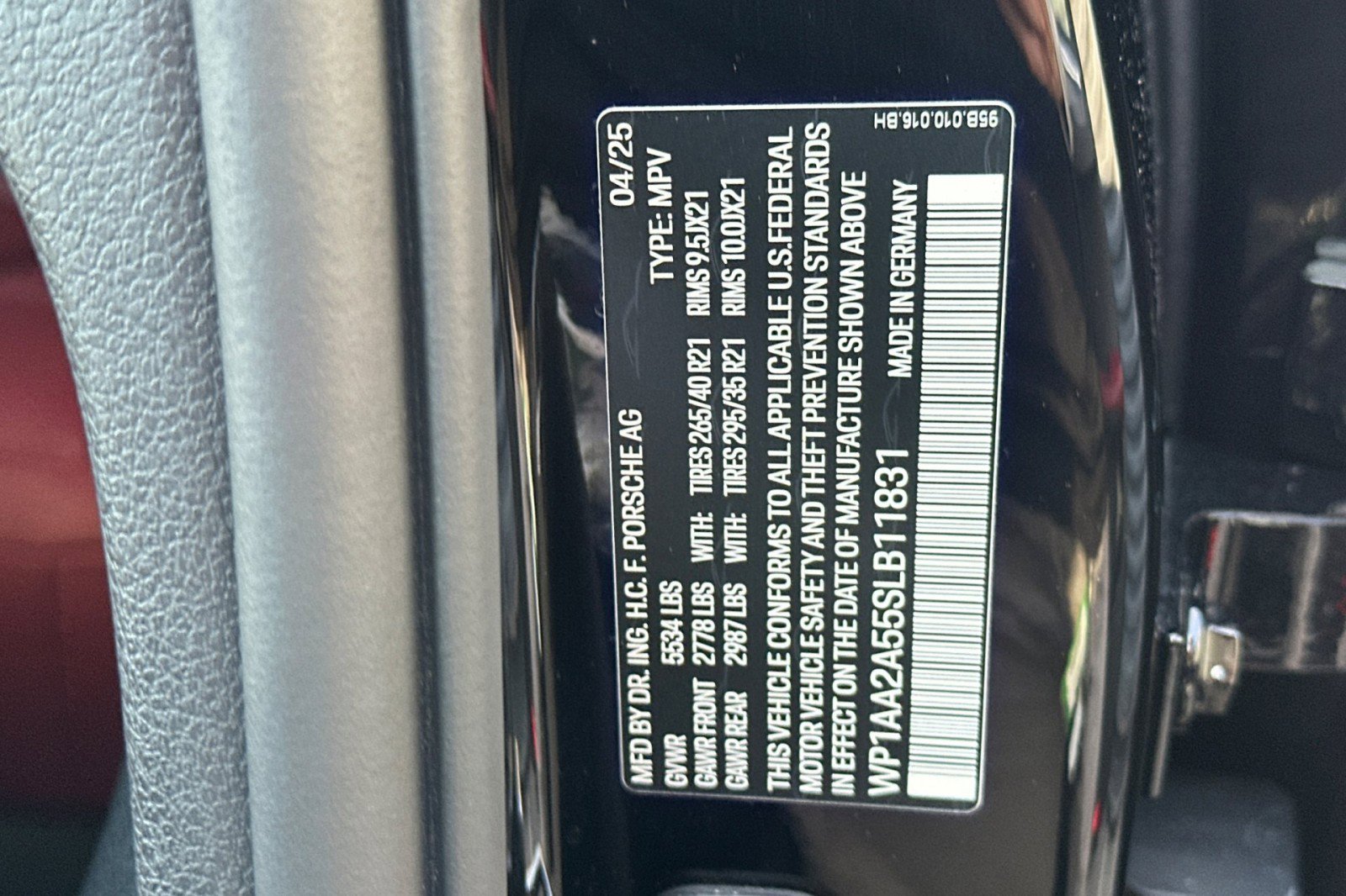 Used 2025 Porsche Macan image 29