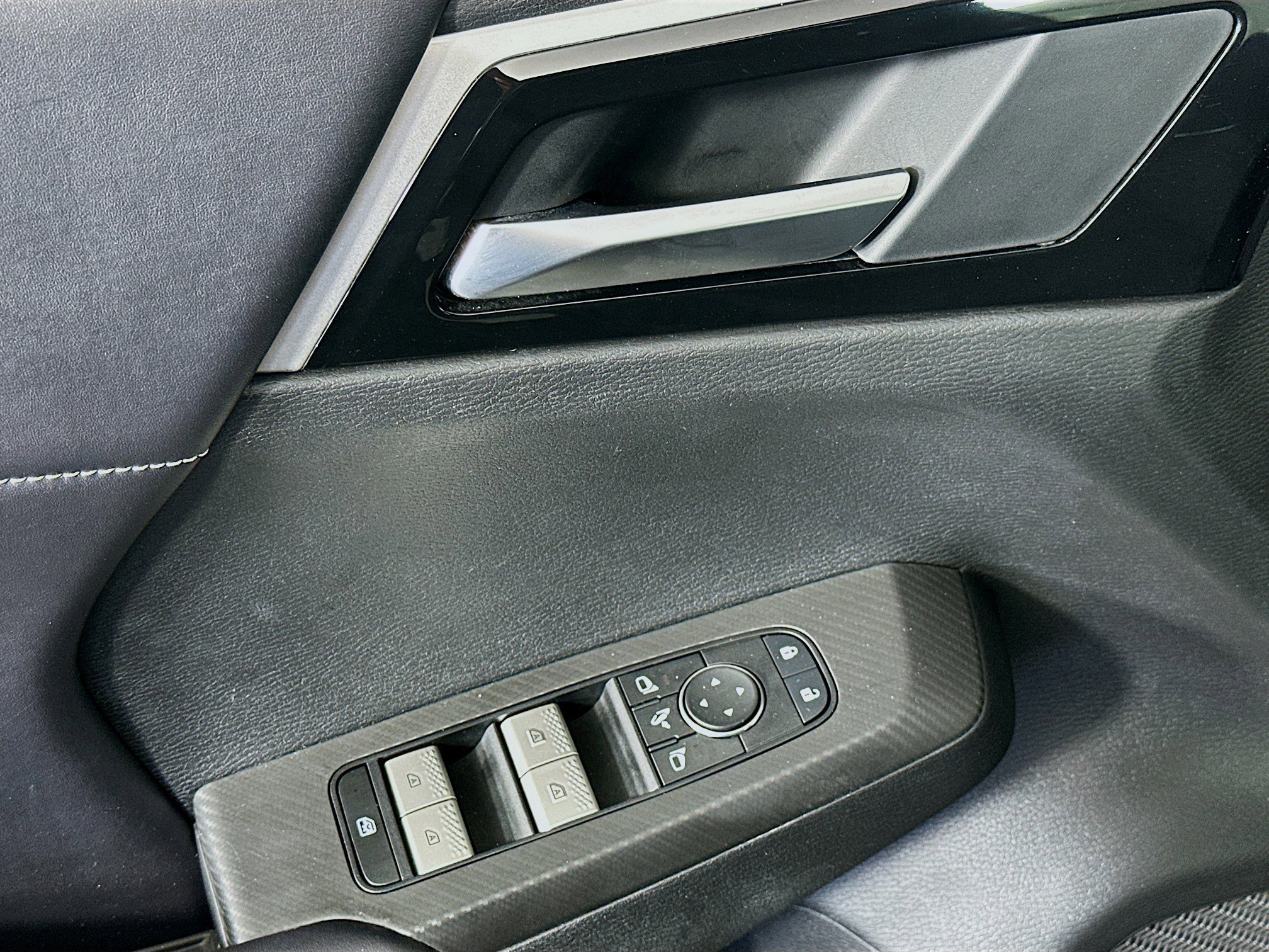 Used 2024 Mitsubishi Outlander SE FWD image 15