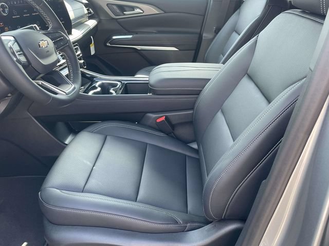 New 2027 Chevrolet Traverse LT w/ Driver Confidence Package FWD image 12