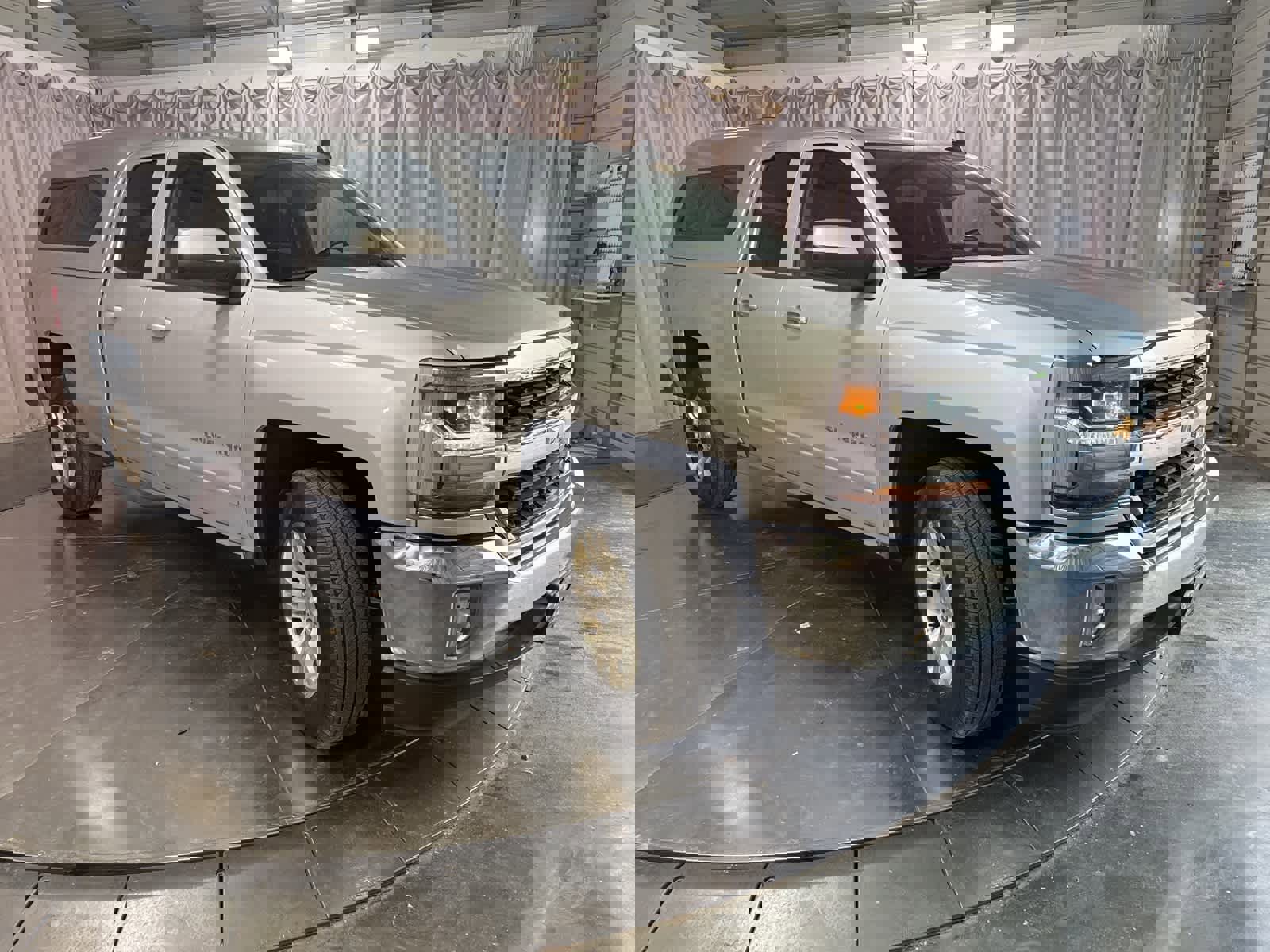 Used 2018 Chevrolet Silverado 1500 LT w/ All Star Edition image 2