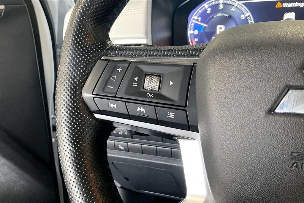 Used 2024 Mitsubishi Outlander SEL AWD/4WD image 8