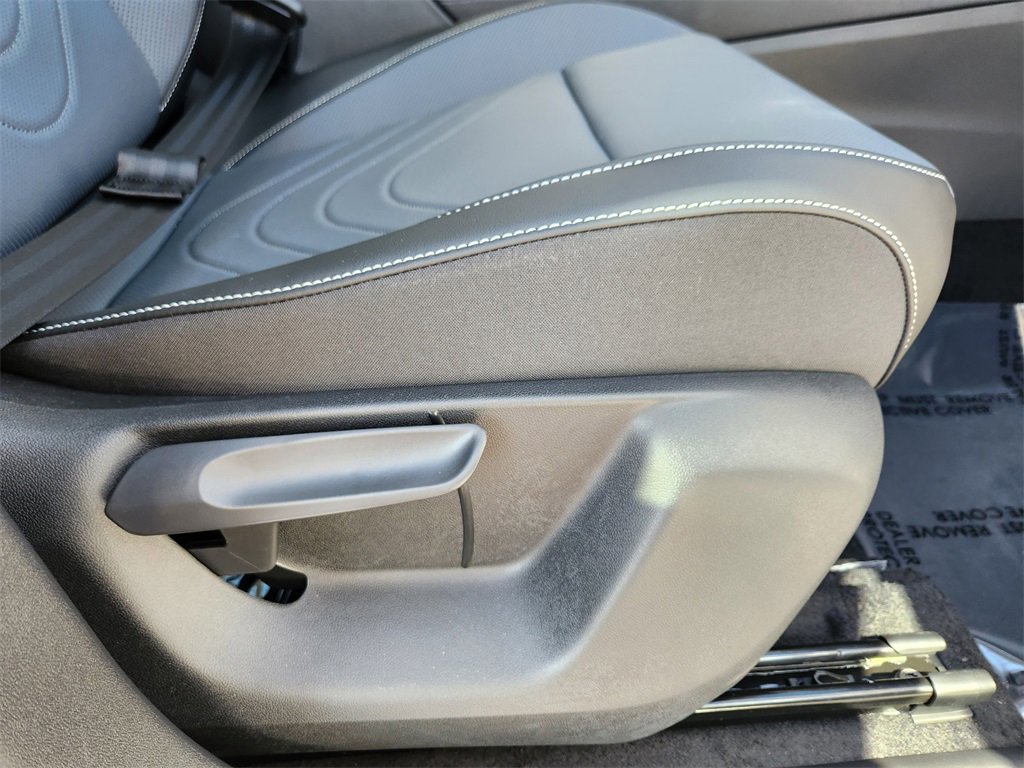 New 2025 Volkswagen Tiguan SE image 19