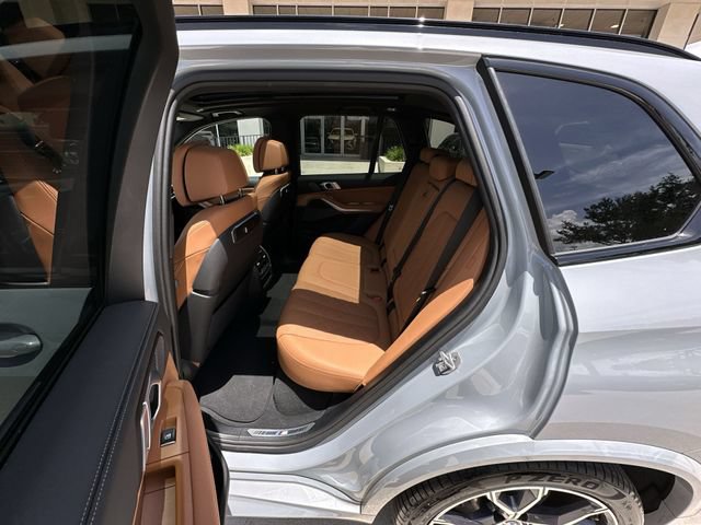 Used 2026 BMW X5 M60i AWD/4WD image 31