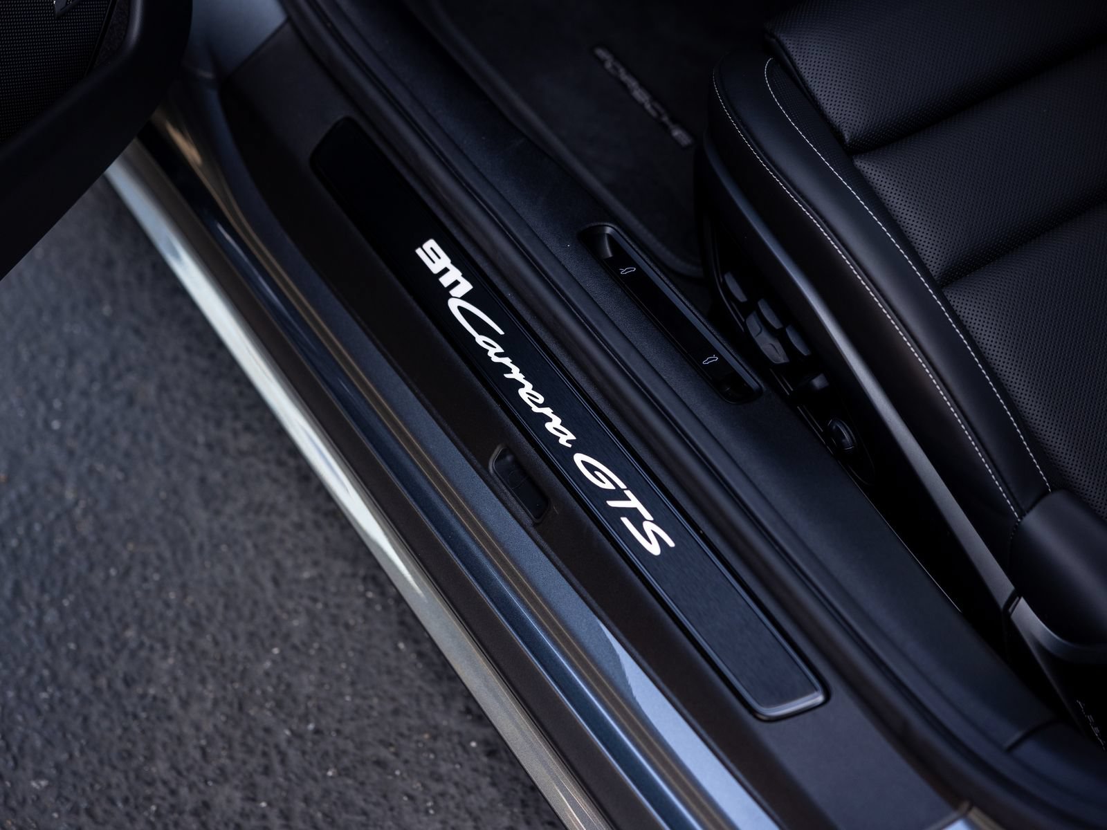Certified 2026 Porsche 911 Carrera GTS RWD image 27
