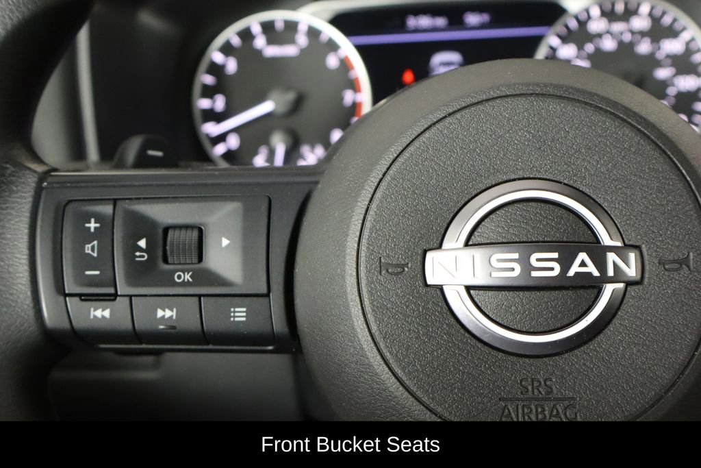 Used 2023 Nissan Rogue S image 8