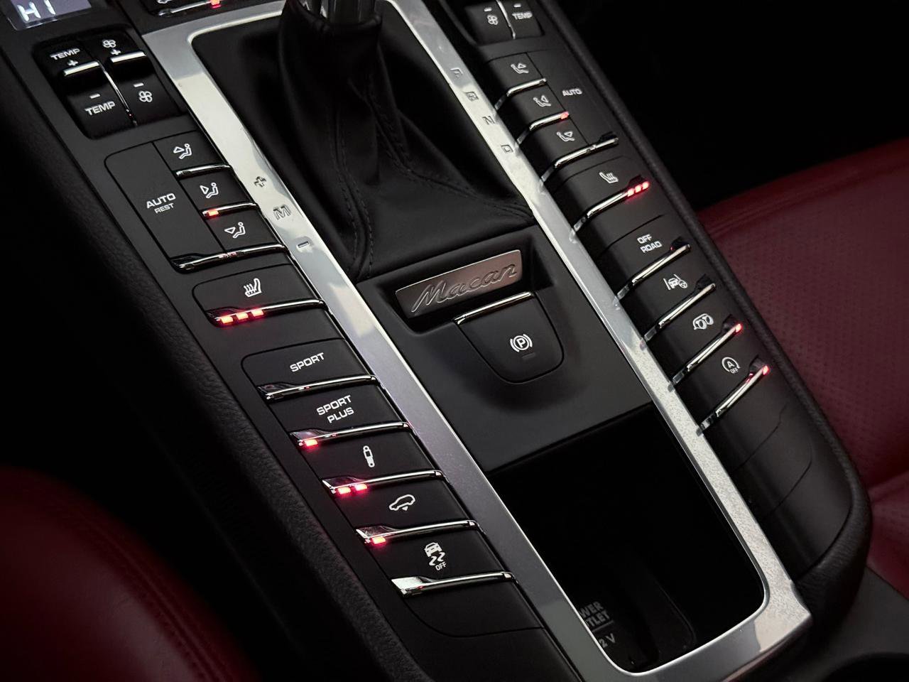 Used 2018 Porsche Macan GTS image 38