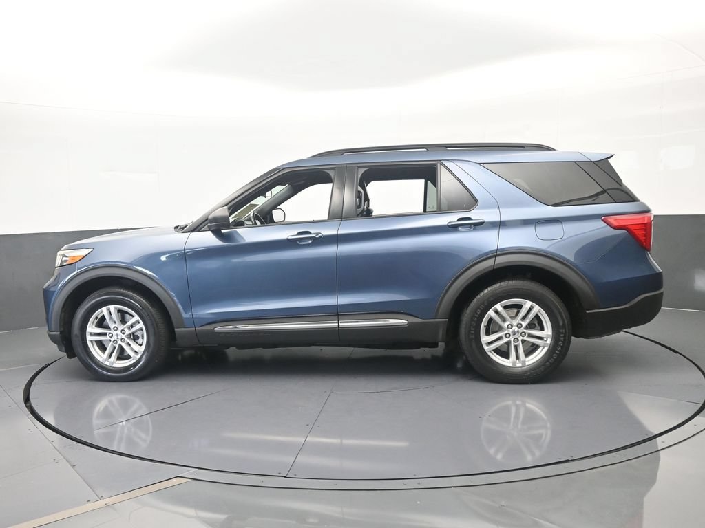 Used 2020 Ford Explorer XLT w/ Equipment Group 202A AWD/4WD image 3