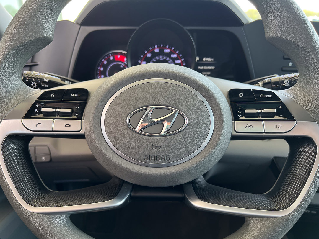 Used 2022 Hyundai Elantra SEL w/ Cargo Package FWD image 17