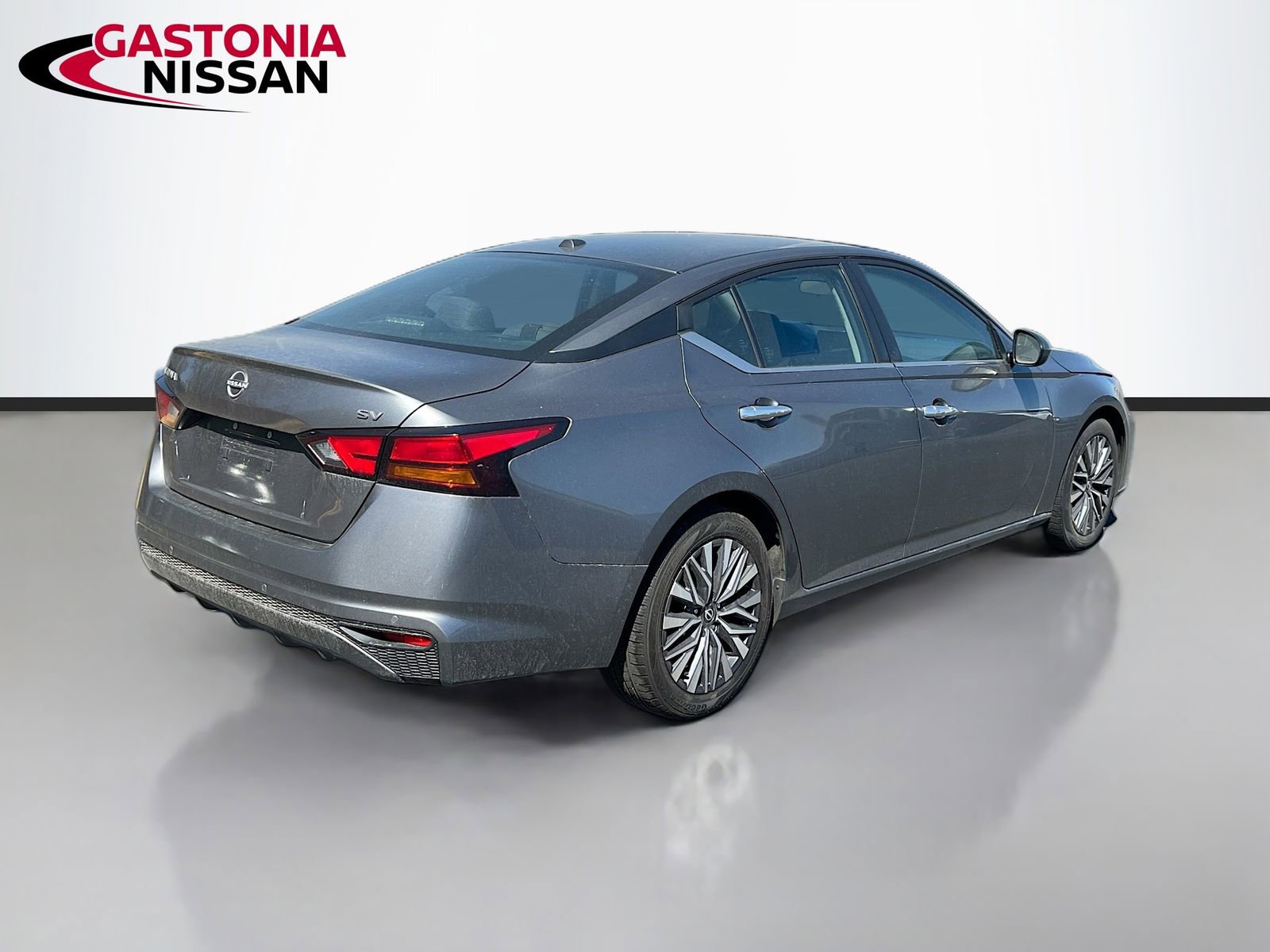 Used 2023 Nissan Altima 2.5 SV FWD image 9