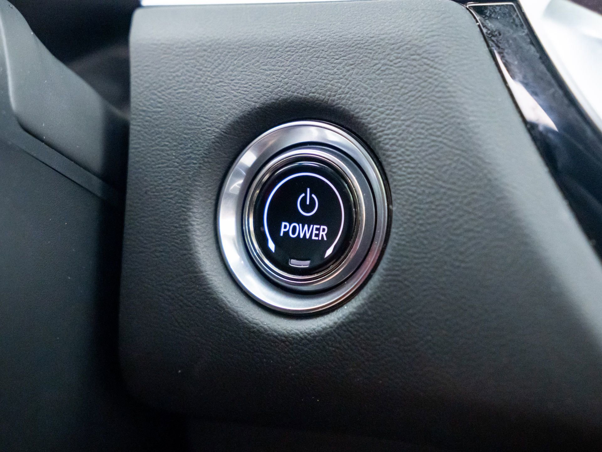 Used 2025 Cadillac Lyriq Luxury w/ LPO, Floor Liner Package image 28