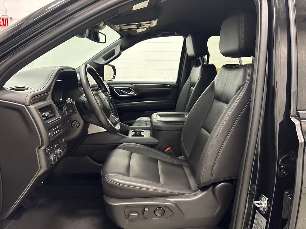 Used 2024 Chevrolet Suburban Z71 w/ Luxury Package AWD/4WD image 16