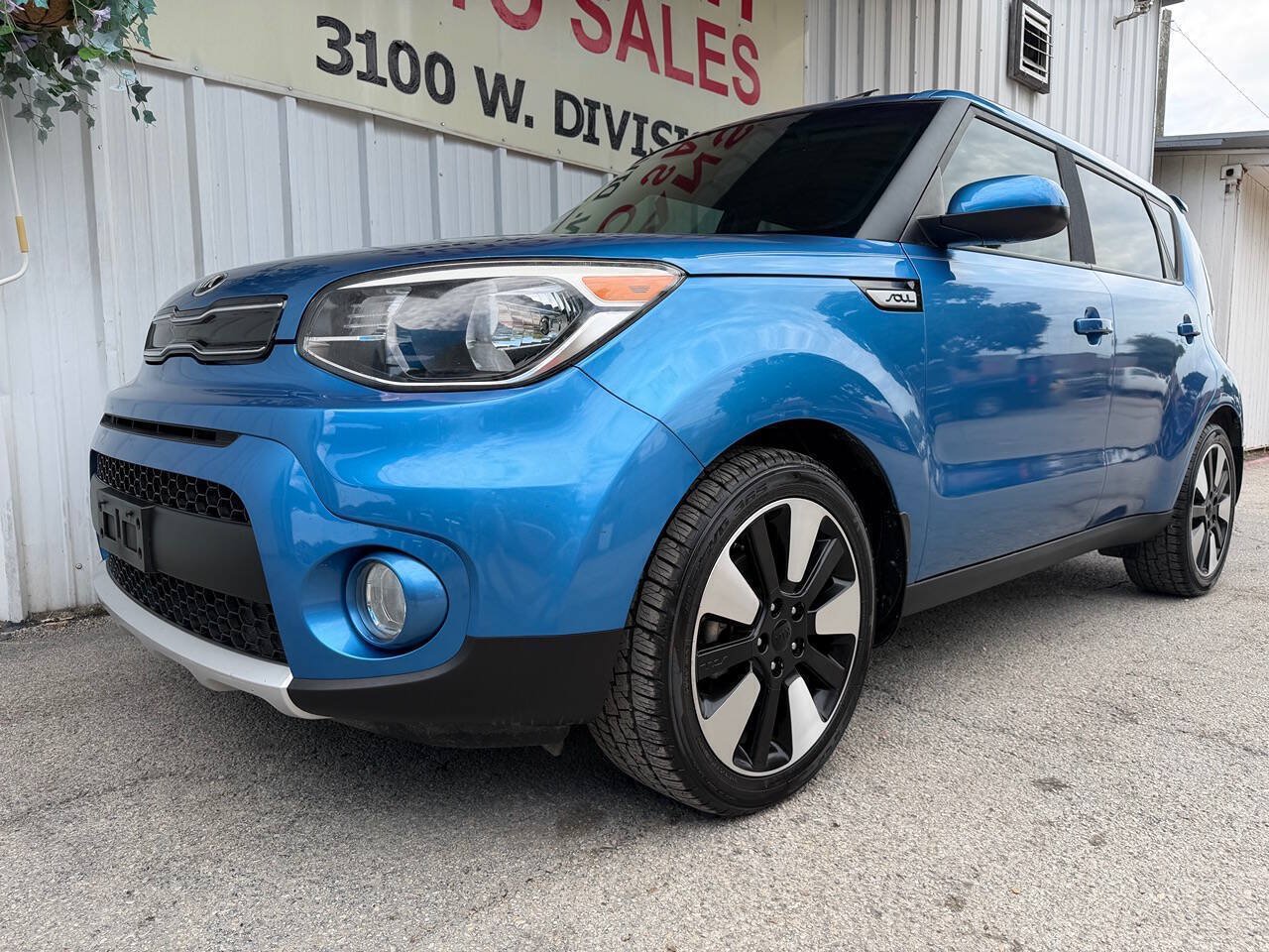 Used 2017 Kia Soul + w/ Designer's Package FWD image 8