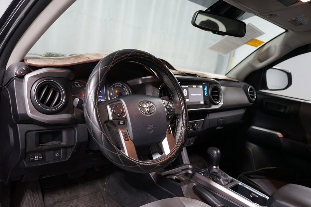 Used 2019 Toyota Tacoma SR5 RWD image 7