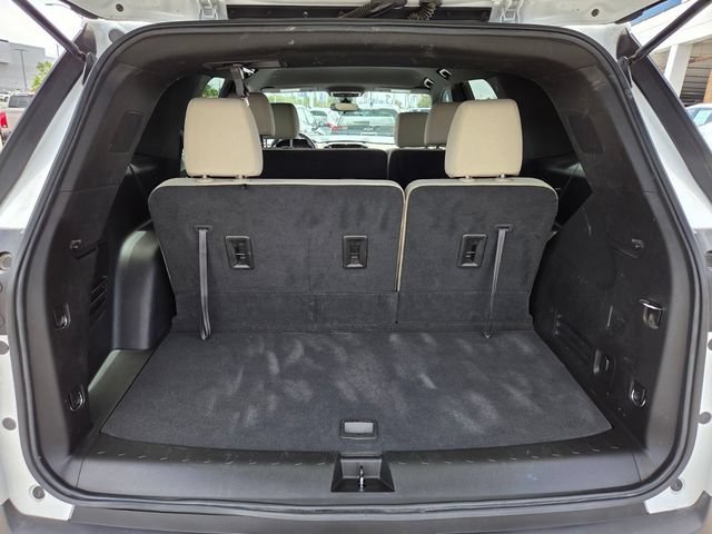 Used 2023 Chevrolet Traverse LS w/ Safety Package FWD image 14