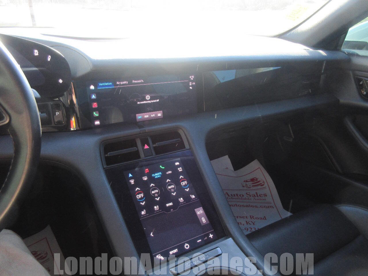 Used 2021 Porsche Taycan image 11