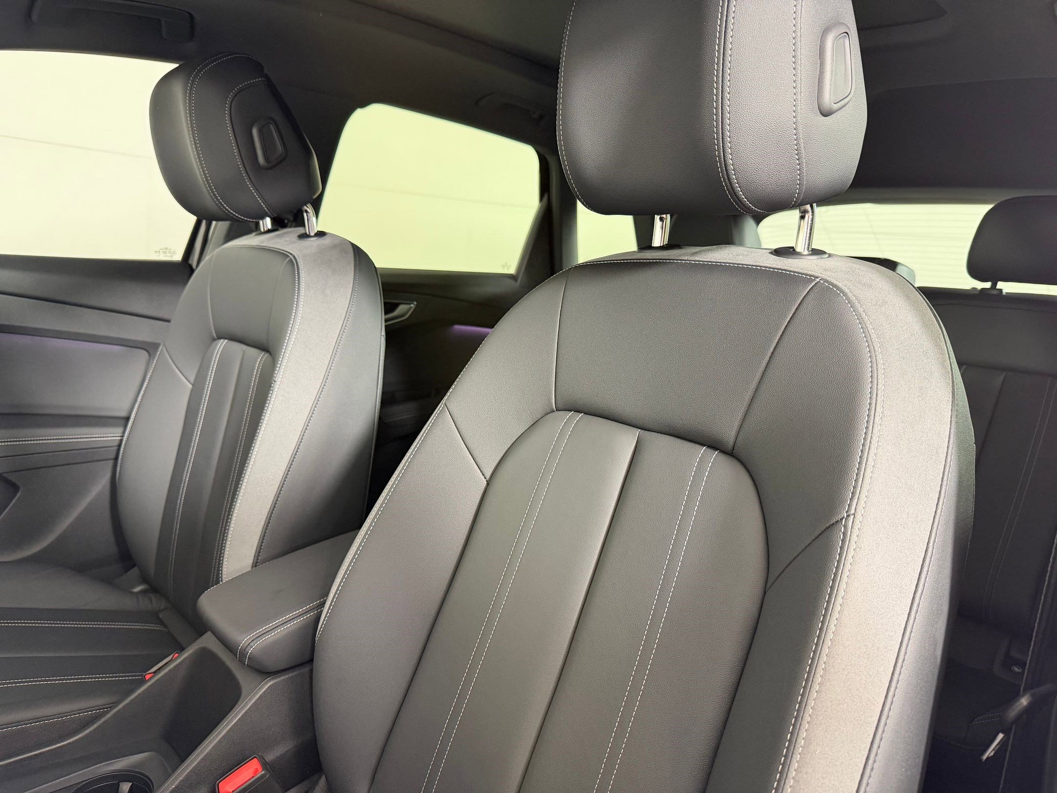 Used 2025 Audi Q4 e-tron Premium Plus image 21