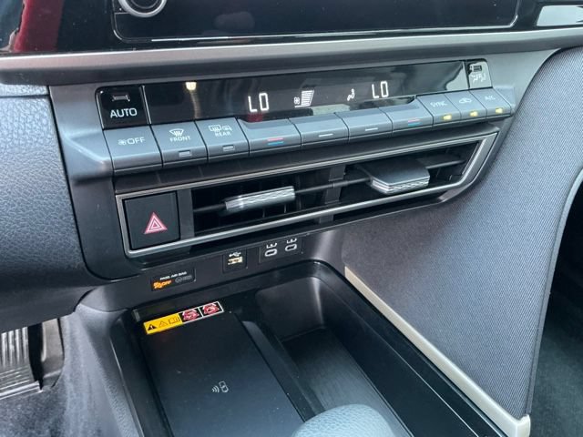 Used 2025 Toyota Camry LE FWD image 21