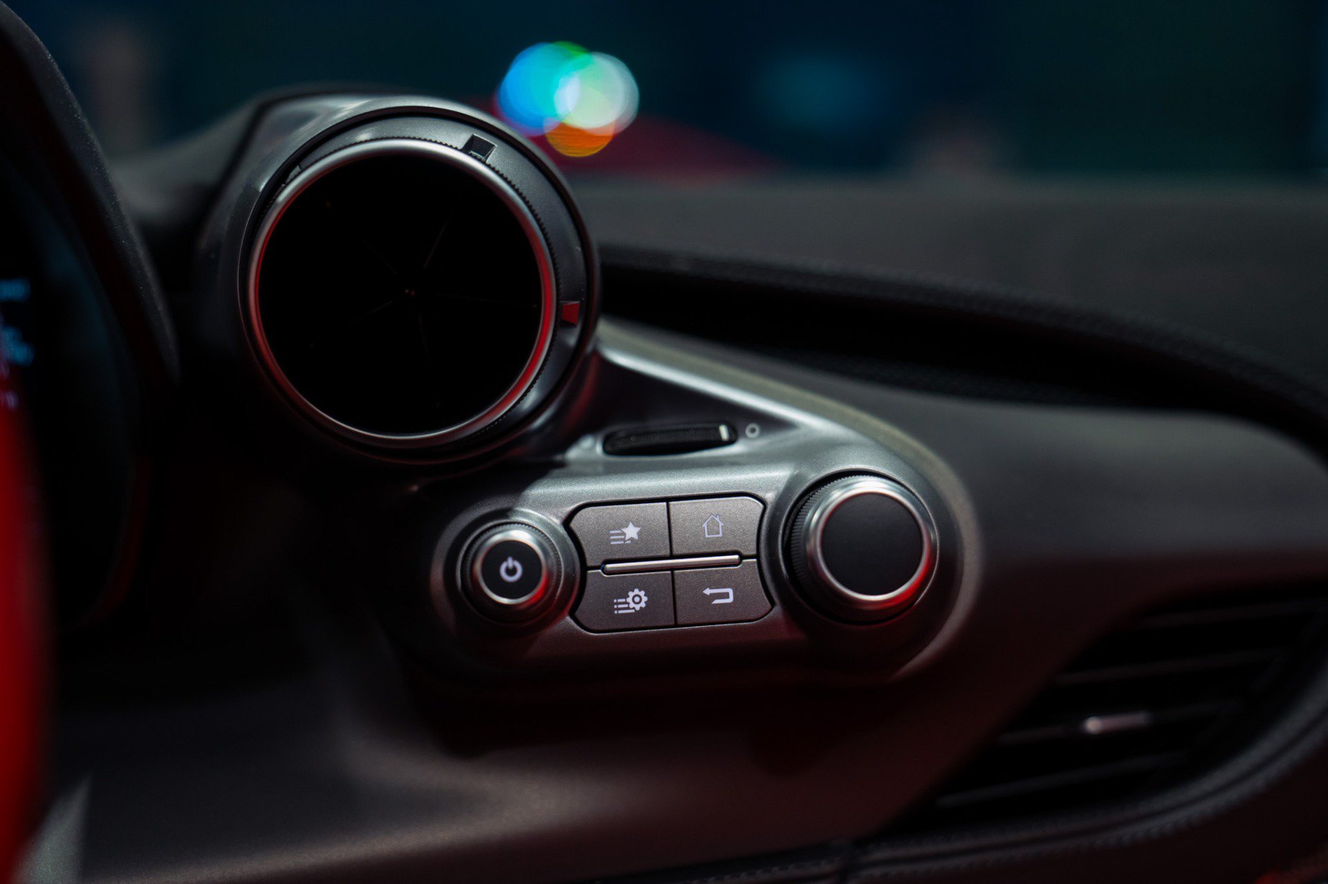 Used 2023 Ferrari F8 Tributo RWD image 39