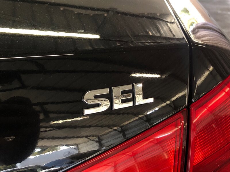Used 2013 Volkswagen Passat 2.5 SEL FWD image 19