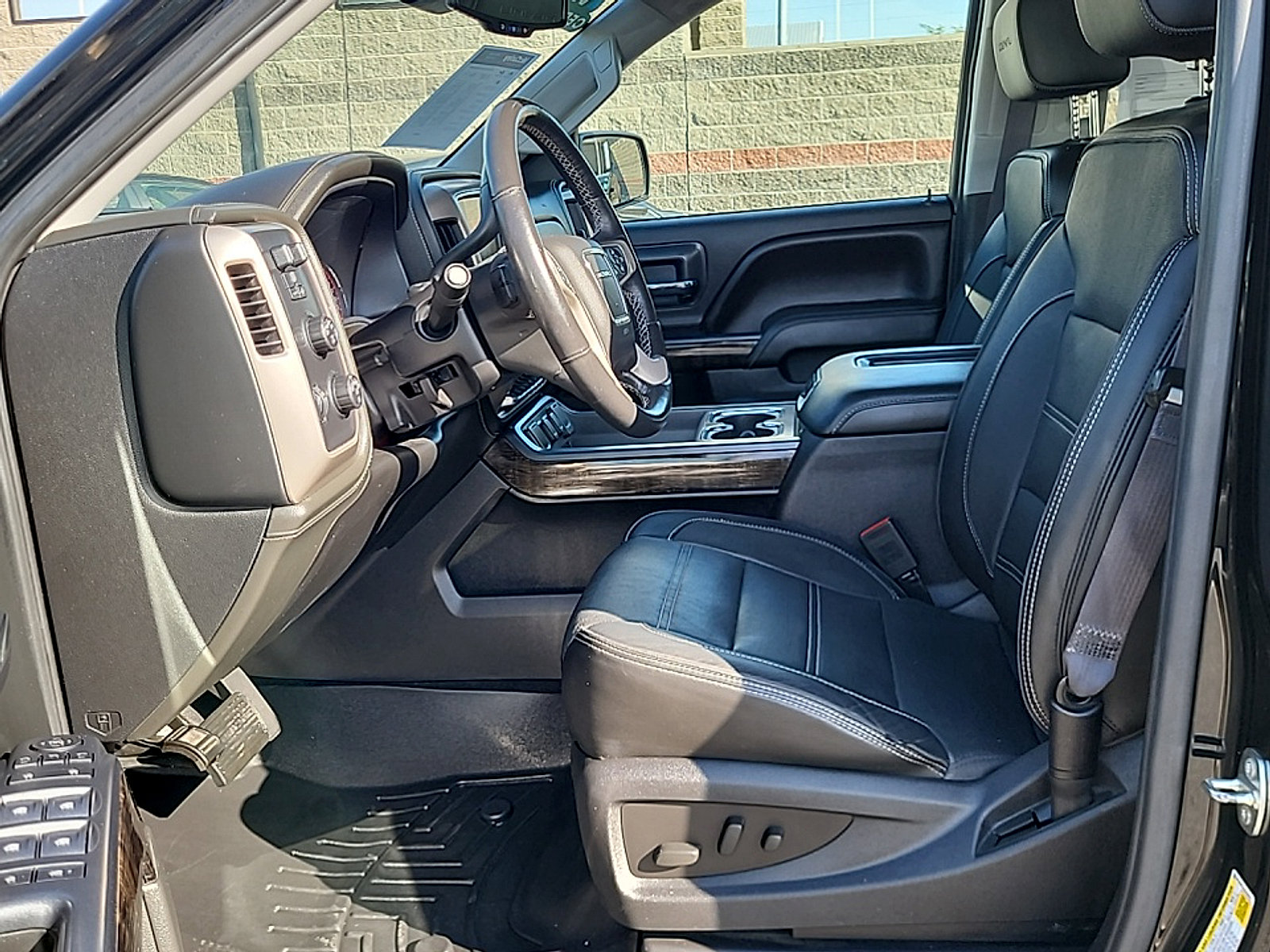 Used 2016 GMC Sierra 1500 Denali w/ Enhanced Driver Alert Package AWD/4WD image 13