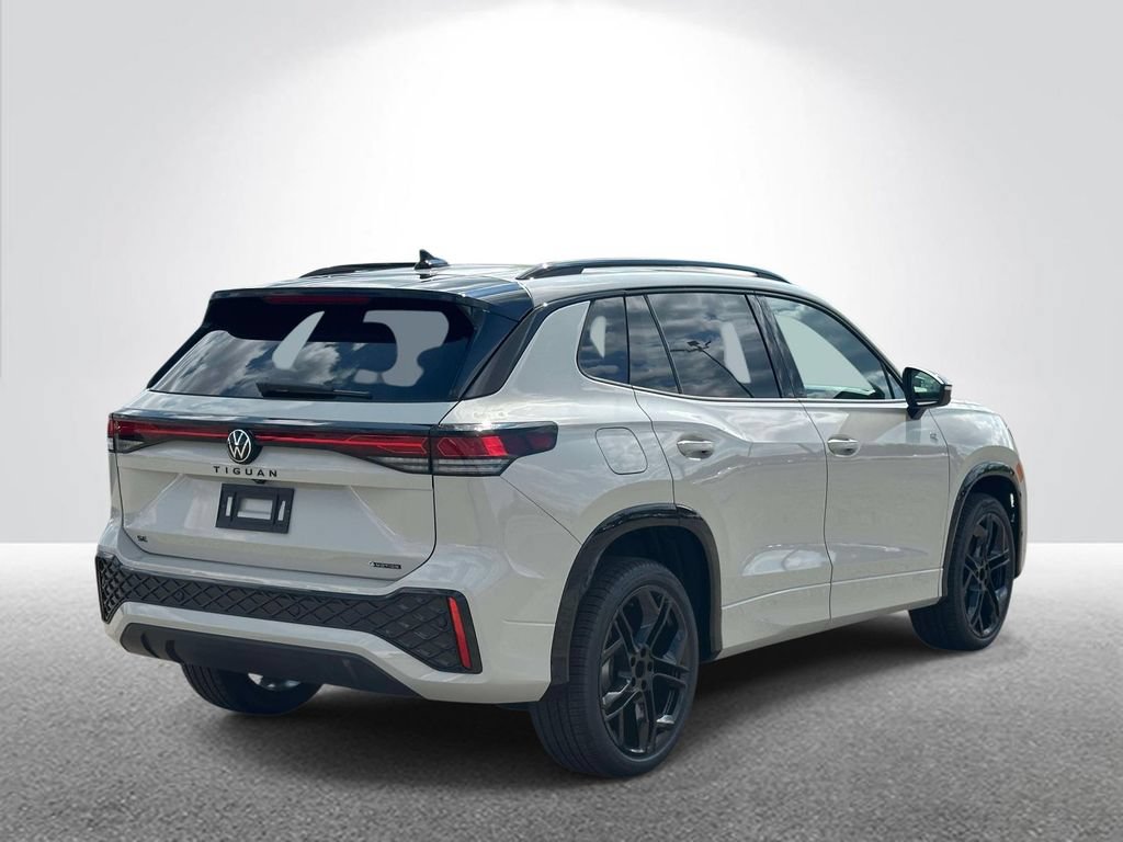 New 2026 Volkswagen Tiguan SE R-Line AWD/4WD image 4