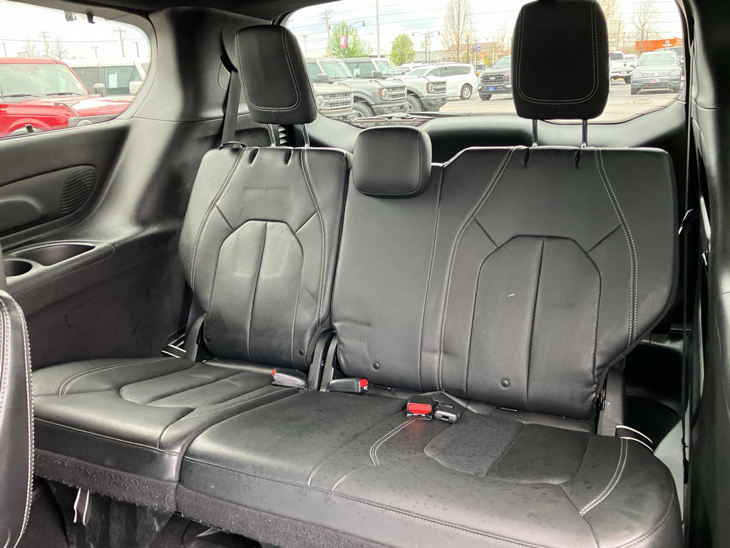 Used 2020 Chrysler Pacifica Touring-L Plus image 37