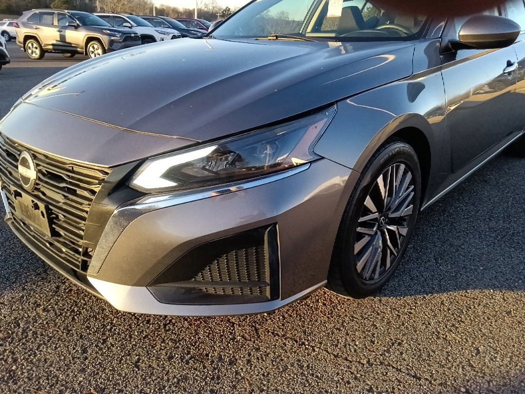 Used 2023 Nissan Altima 2.5 SV image 9