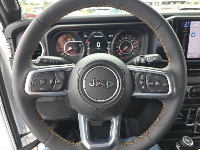 Used 2025 Jeep Wrangler Unlimited Sahara w/ Safety Group AWD/4WD image 18