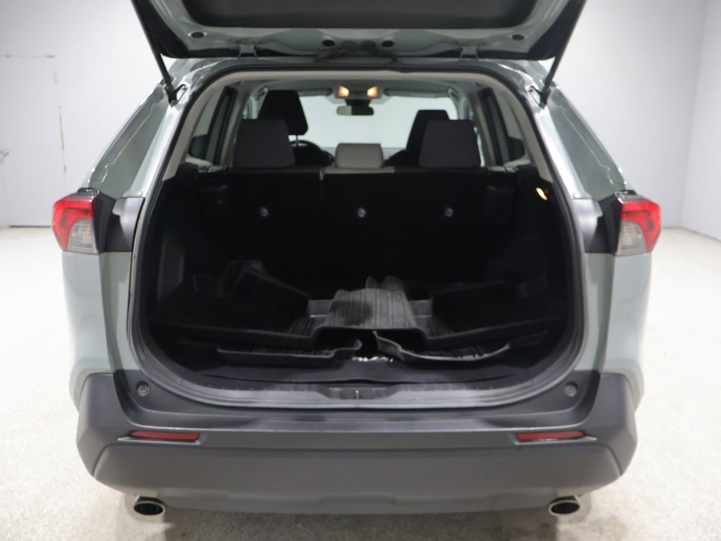 Used 2021 Toyota RAV4 XLE w/ Carpet Mat Package (TMS) AWD/4WD image 19
