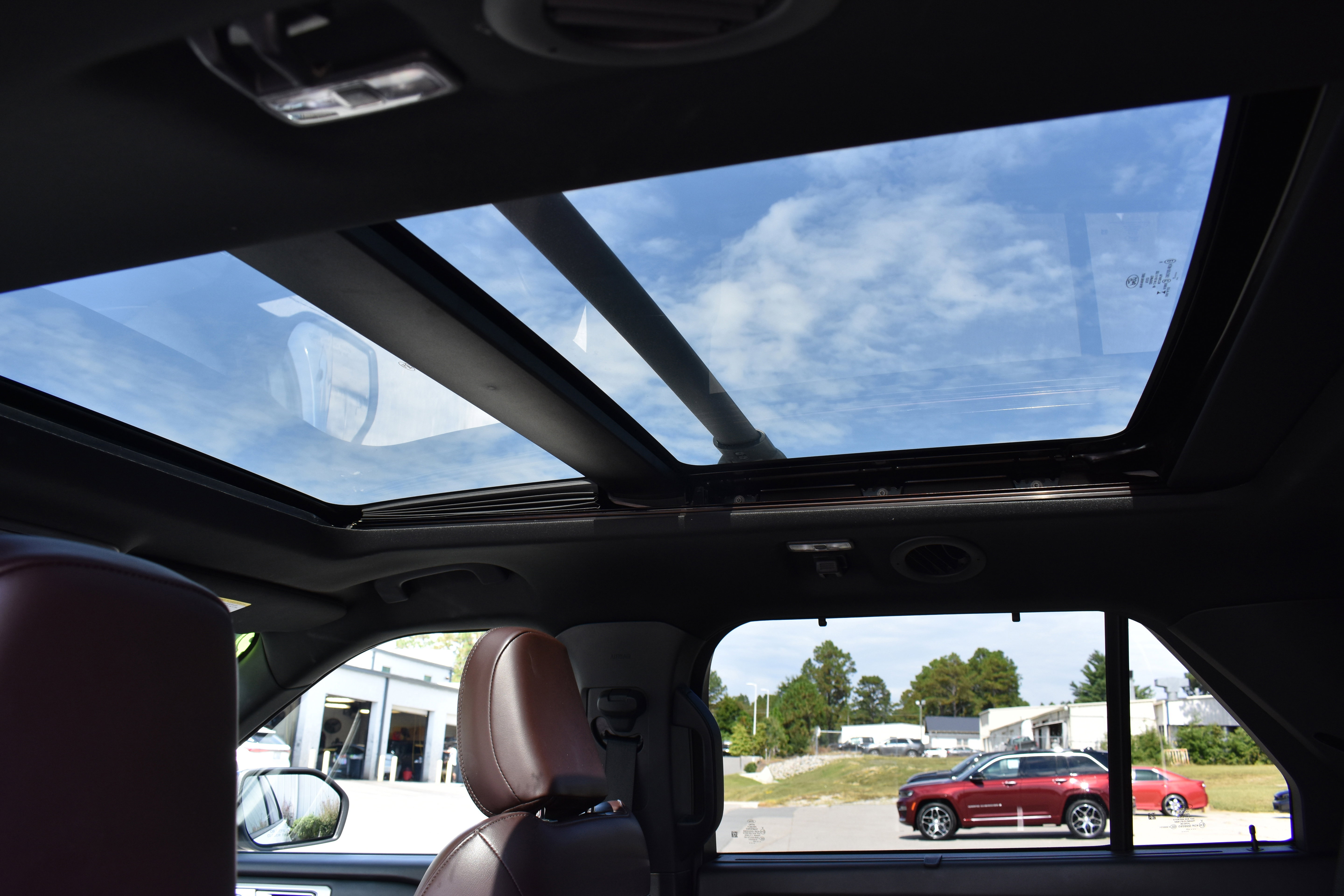 Used 2021 Ford Explorer Platinum w/ Equipment Group 601A image 26