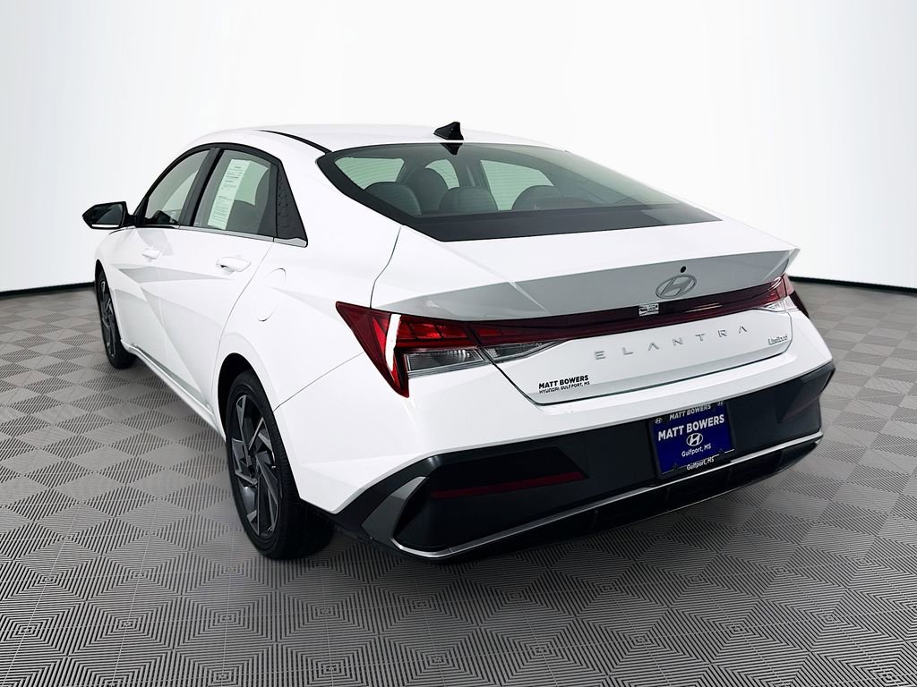Certified 2025 Hyundai Elantra Limited image 7