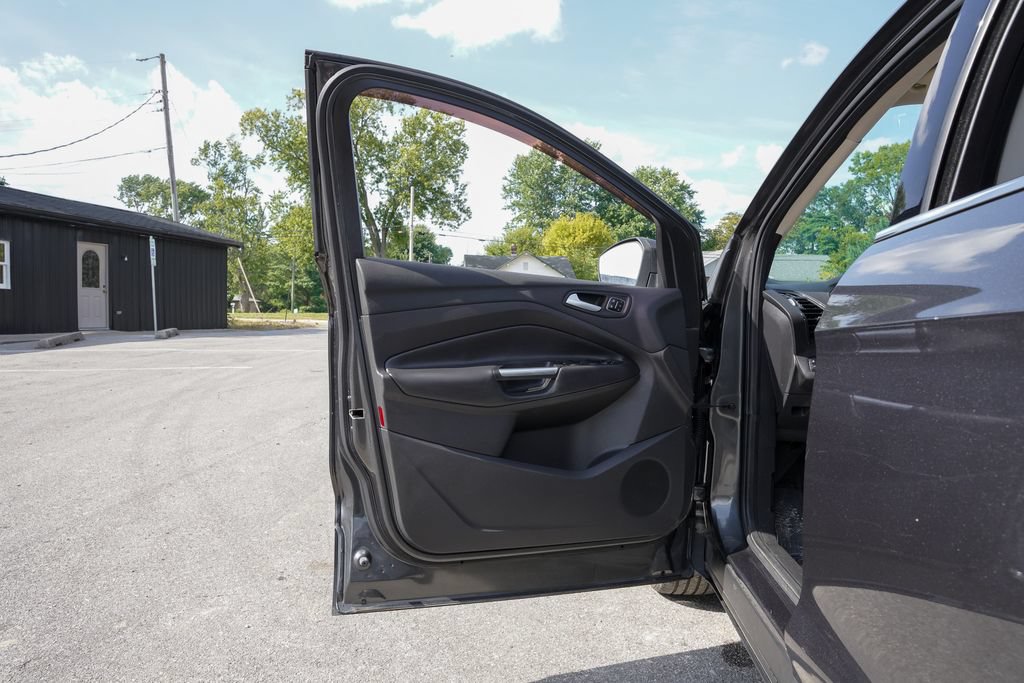 Used 2017 Ford Escape Titanium AWD/4WD image 27
