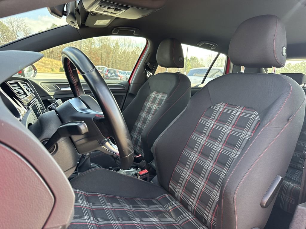 Used 2020 Volkswagen Golf 4-Door image 18