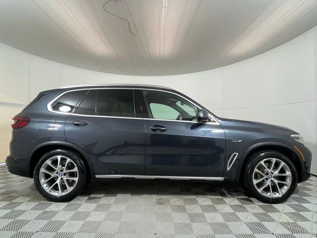 Used 2022 BMW X5 xDrive45e w/ Climate Comfort Package image 8
