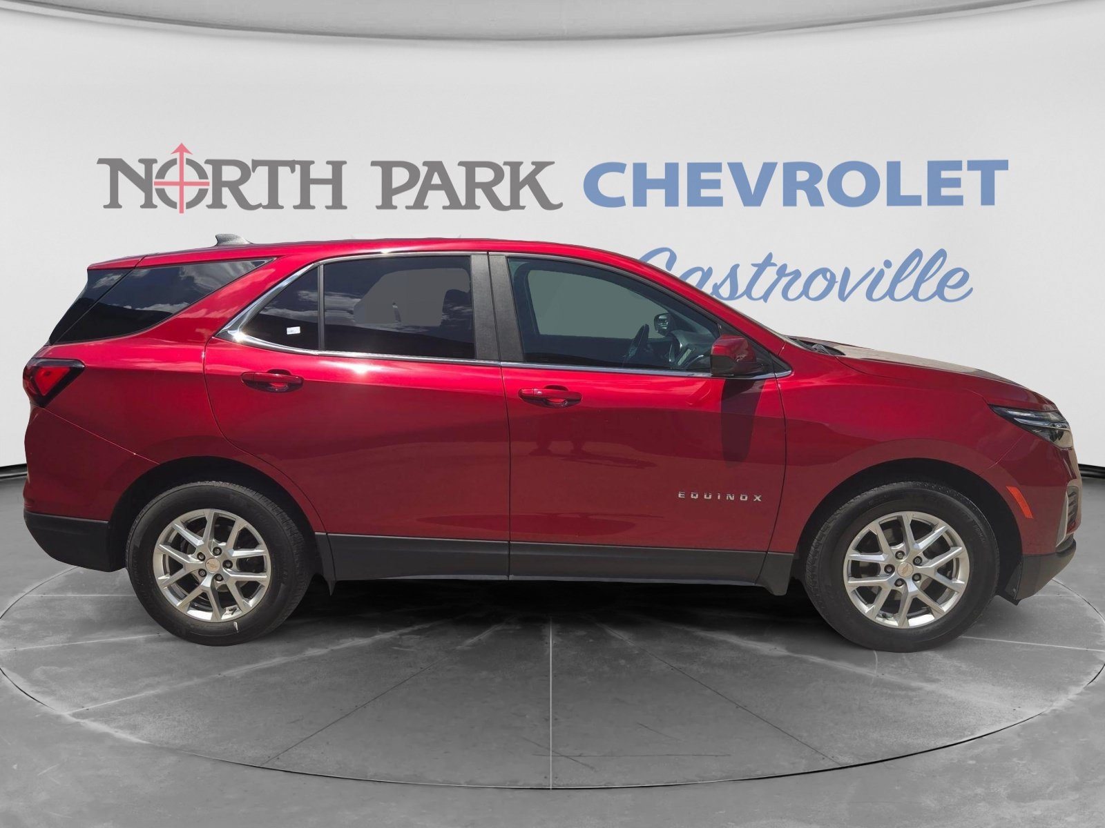 Used 2024 Chevrolet Equinox LT FWD image 2