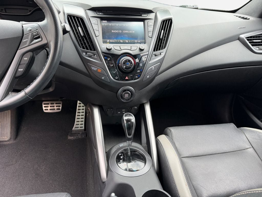 Used 2016 Hyundai Veloster Turbo FWD image 22